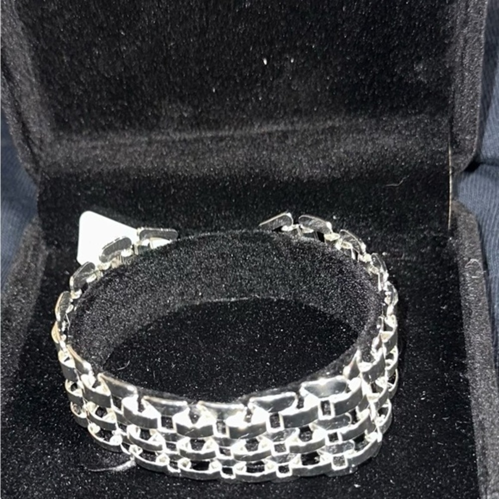 Stunning Wide 20mm Thick sterling filled Gate link bracelet